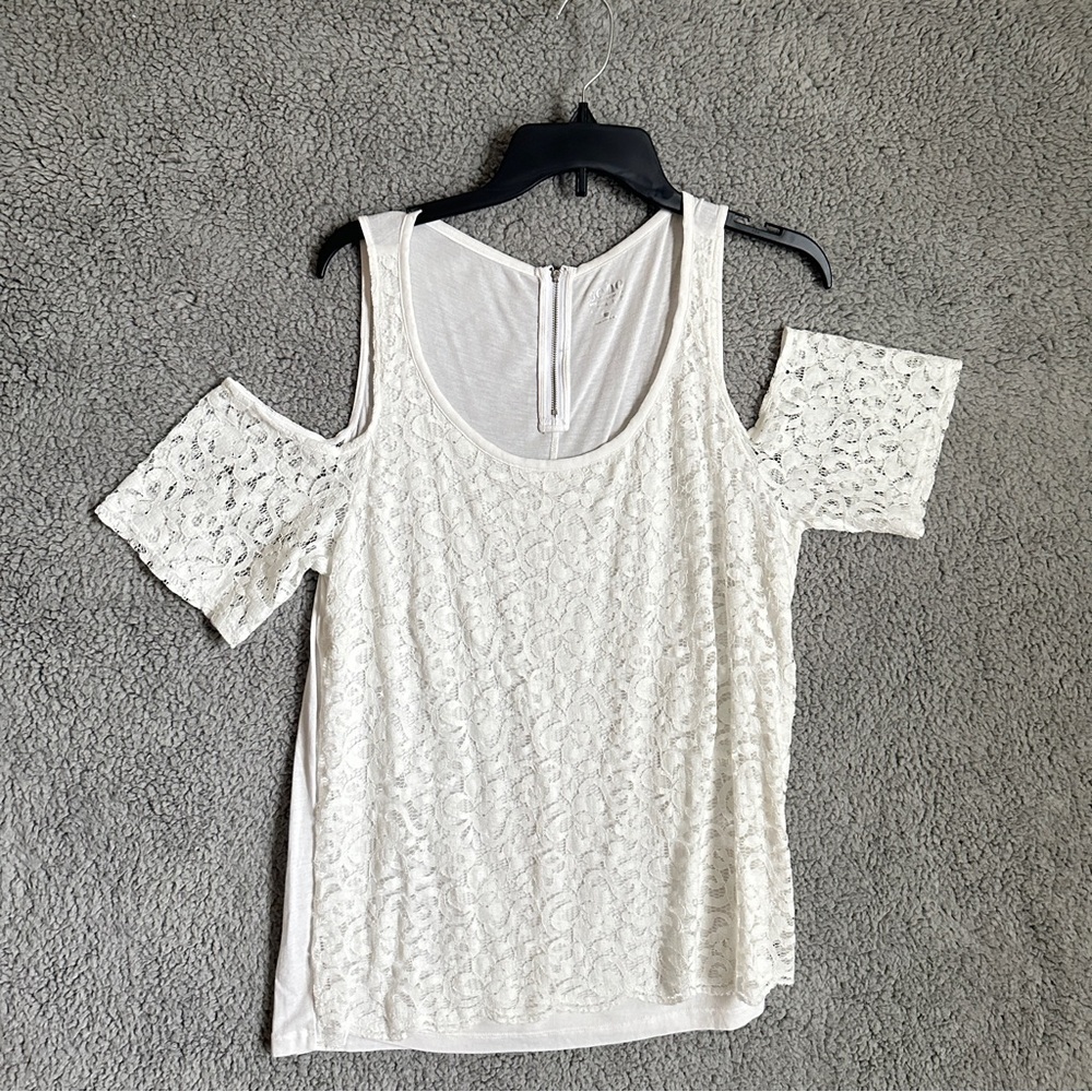 Solo New York Jeans Elegant White Lace Cold Shoulder Top